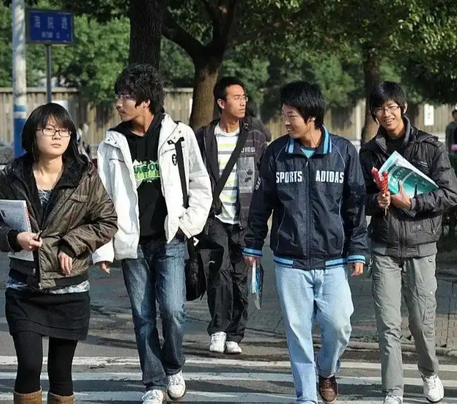 为孩子的健康发展构建一个有益的场域活跃的文明浸润孩子的心田 为孩子的健康发展构建一个有益的场域活跃的文明浸润孩子的心田